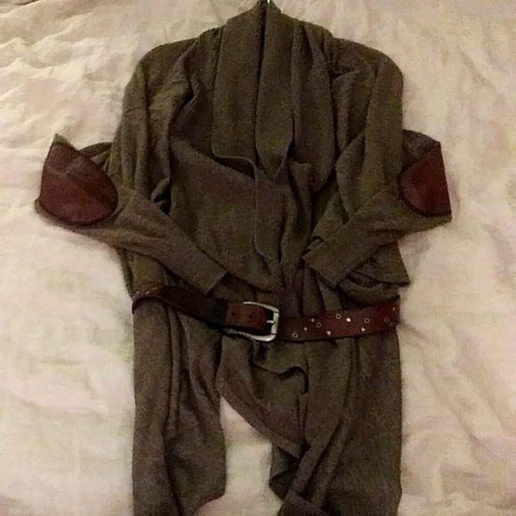 Women's FAB LUX Merino Wool Cape w/Cowl Neck+Chic Capped Leather Elbows. Sz:S - Picture 1 of 8